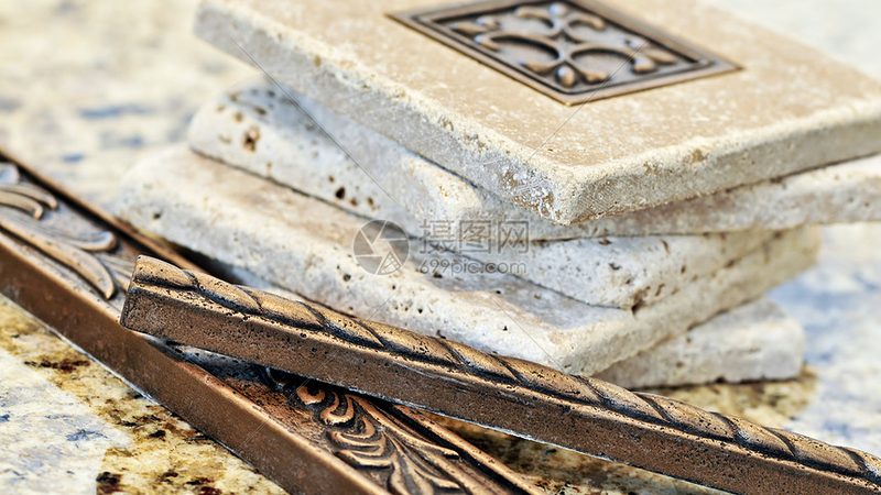 海棠角瓷砖加工安装：揭秘师傅费用构成与影响因素**